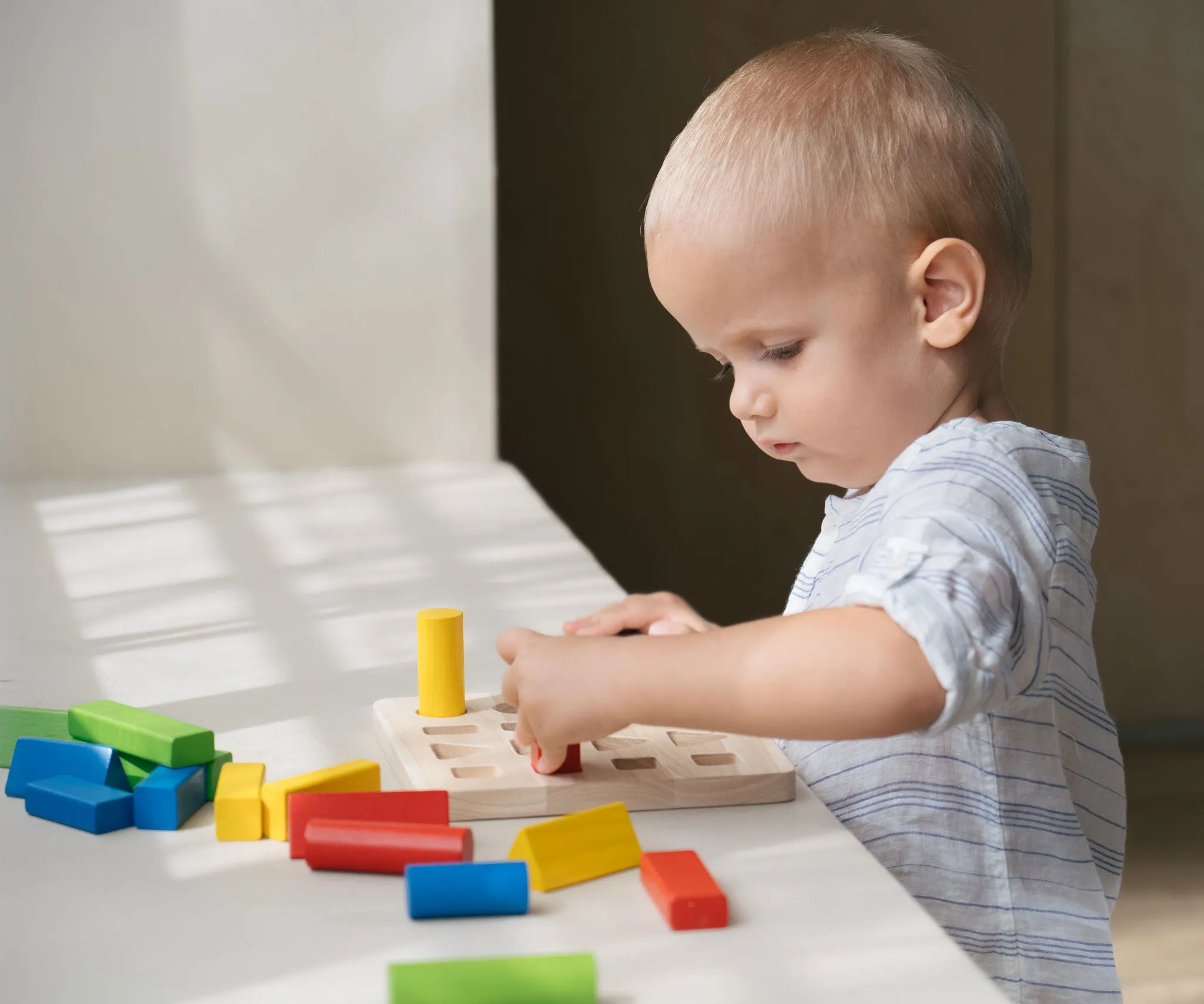PlanToys Geometric Peg Board