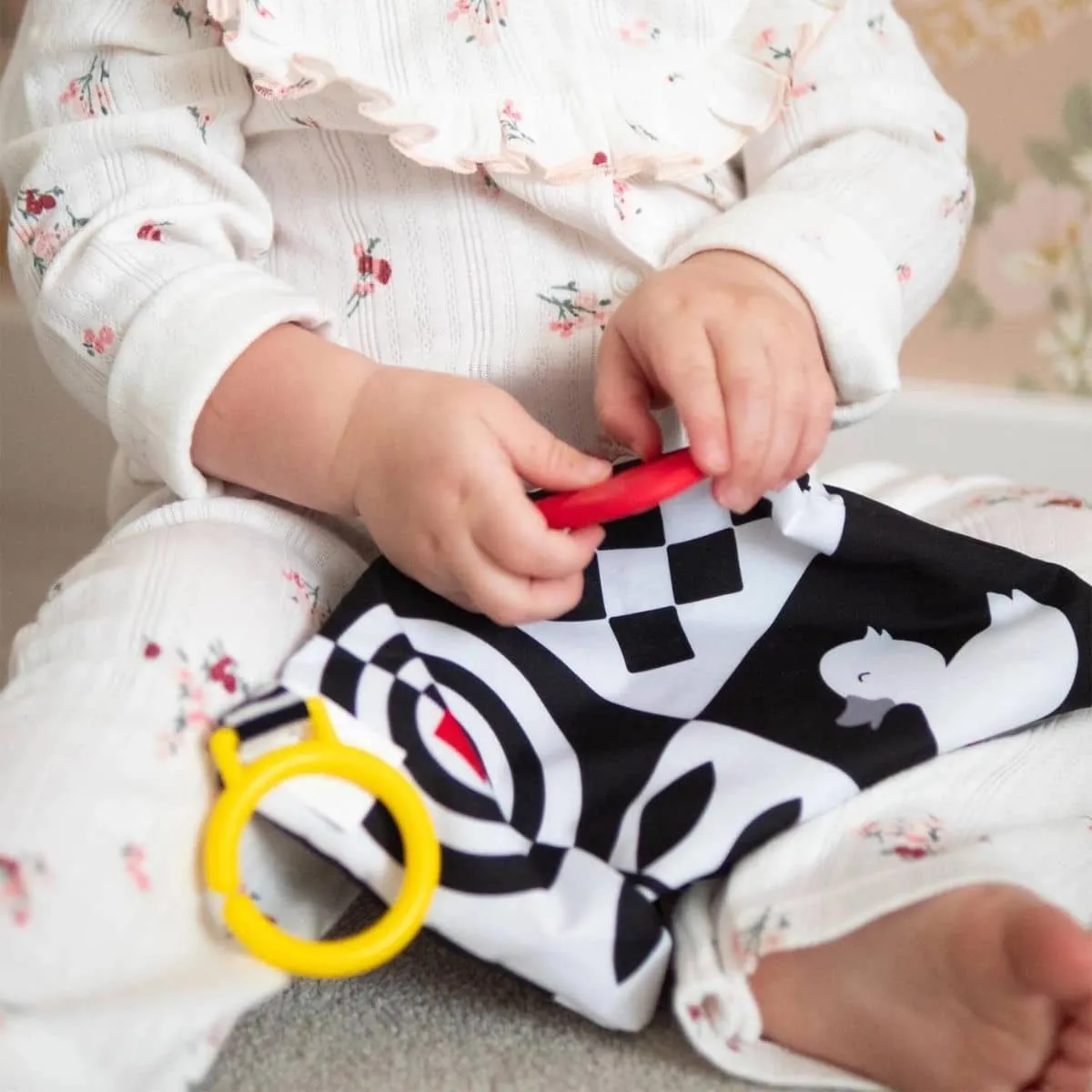 Priya & Peanut Baby Sensory Crinkle Square - Black   White