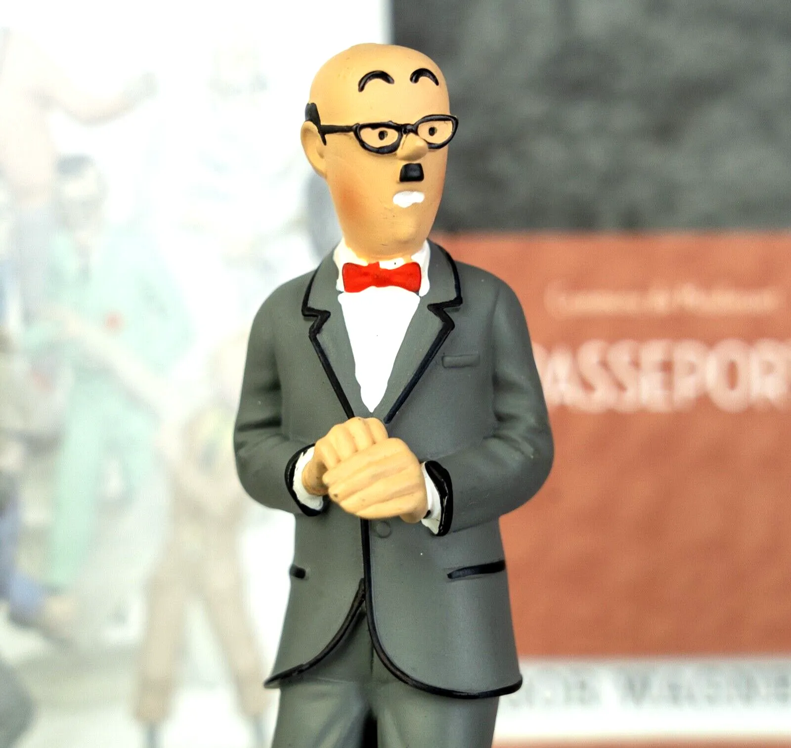 Tintin Figurine Officielle # 83 Igor Wagner: Castafiore Emerald Herge model Moulinsart Figure